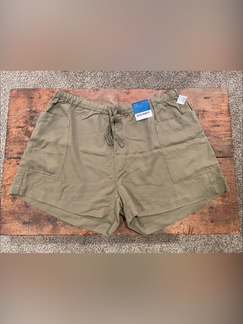 Old Navy Women's Olive Cargo Drawstring Shorts L46
